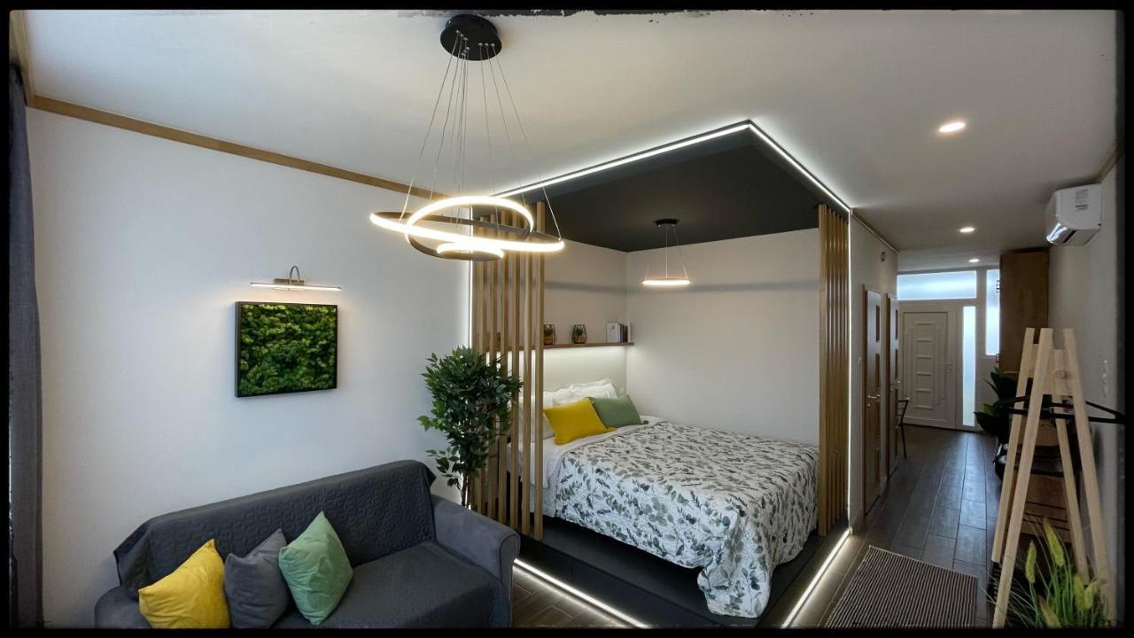 Good Knight Apartman Apartment Seghedin Exterior foto