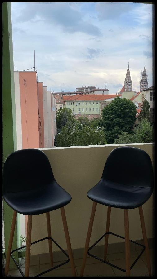 Good Knight Apartman Apartment Seghedin Exterior foto